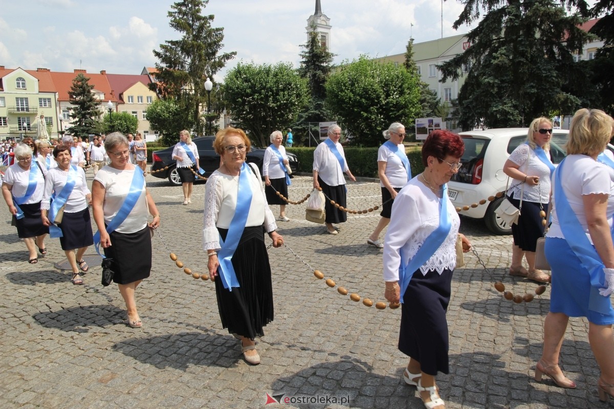 Boże Ciało 2024: Procesja w kościele pw. Nawiedzenia NMP w Ostrołęce [30.05.2024] - zdjęcie #102 - eOstroleka.pl