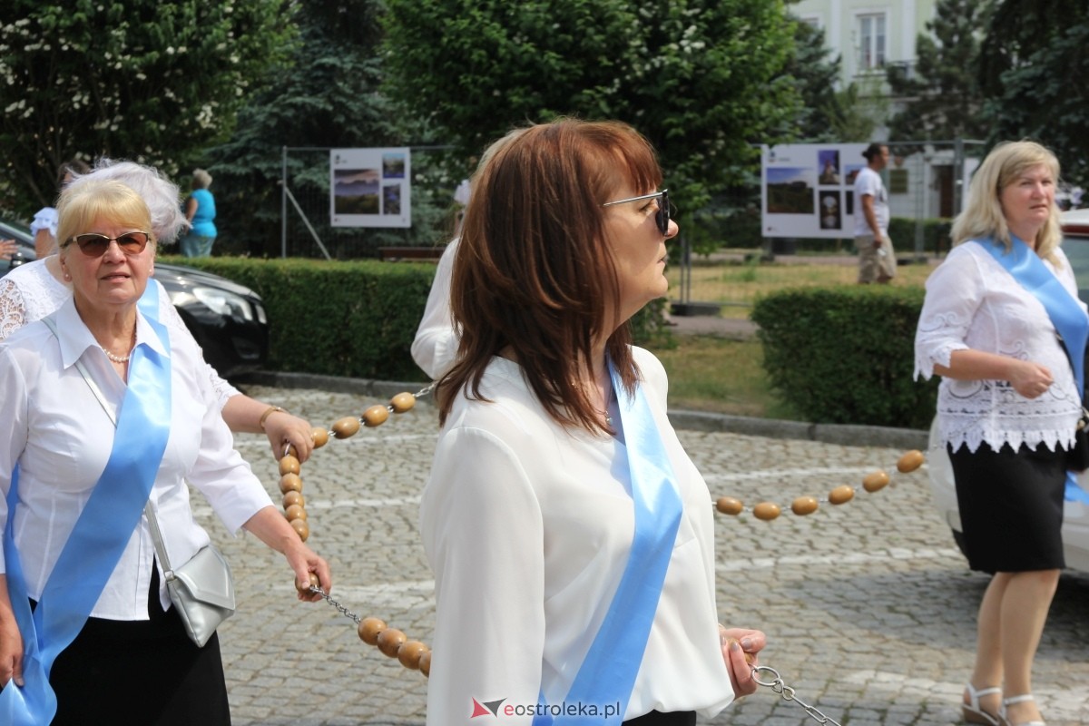Boże Ciało 2024: Procesja w kościele pw. Nawiedzenia NMP w Ostrołęce [30.05.2024] - zdjęcie #94 - eOstroleka.pl