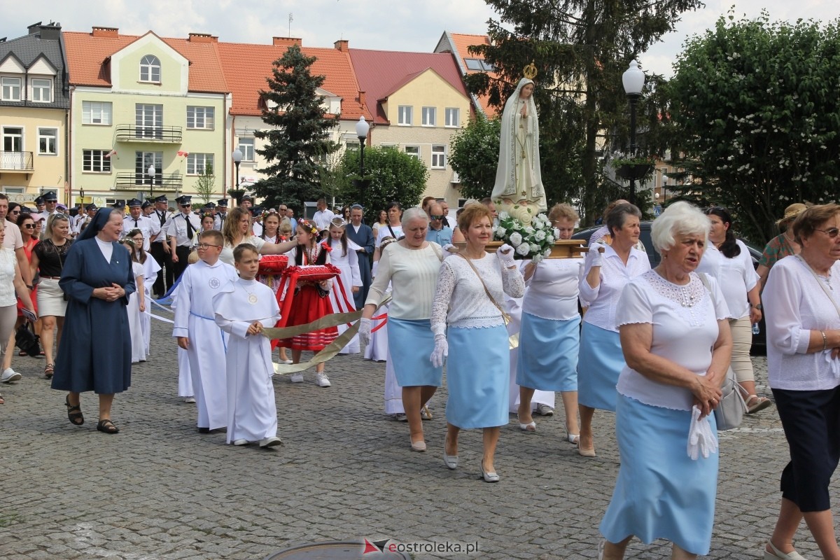 Boże Ciało 2024: Procesja w kościele pw. Nawiedzenia NMP w Ostrołęce [30.05.2024] - zdjęcie #90 - eOstroleka.pl
