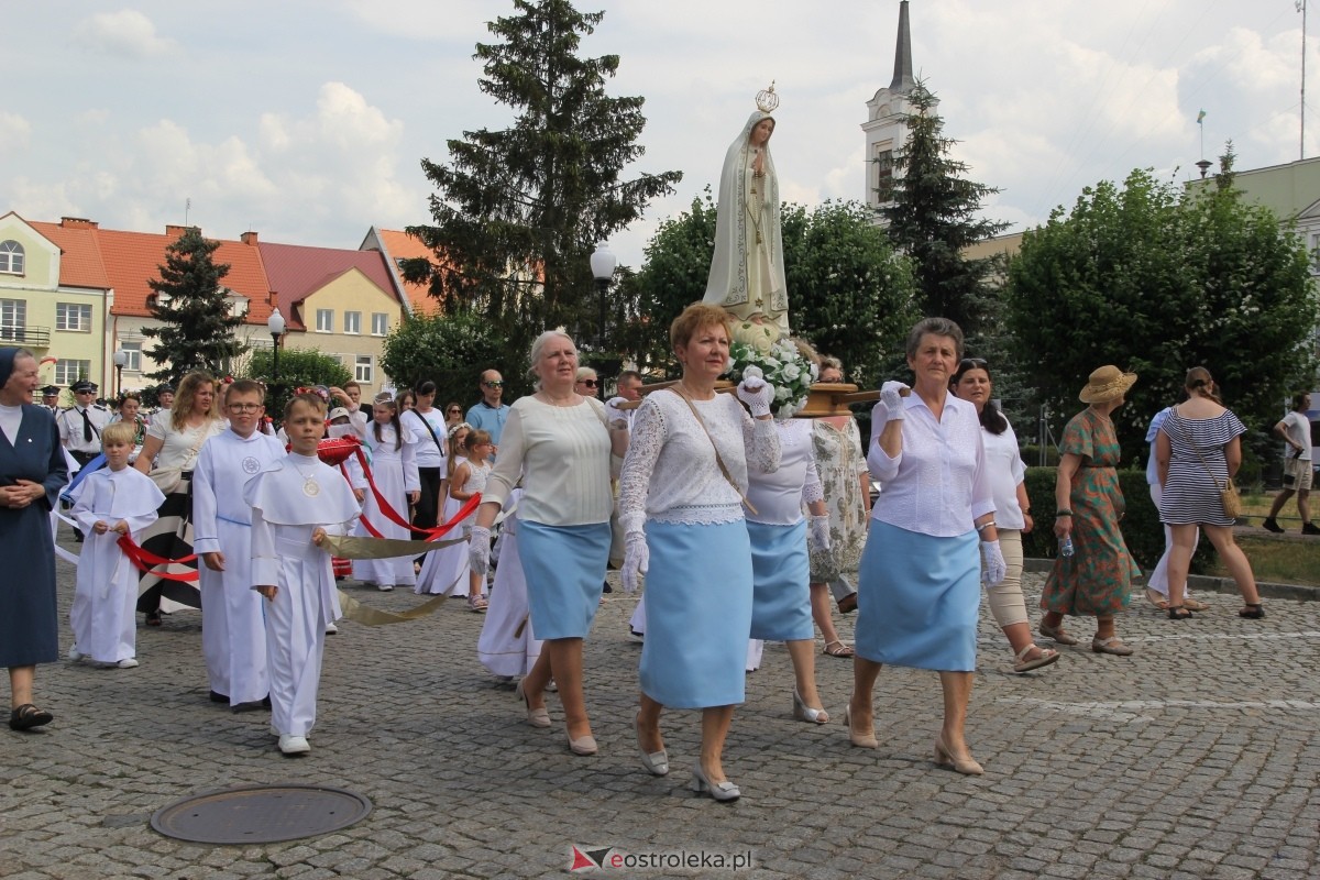 Boże Ciało 2024: Procesja w kościele pw. Nawiedzenia NMP w Ostrołęce [30.05.2024] - zdjęcie #89 - eOstroleka.pl