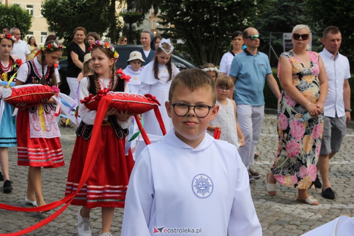 Boże Ciało 2024: Procesja w kościele pw. Nawiedzenia NMP w Ostrołęce [30.05.2024] - zdjęcie #84 - eOstroleka.pl