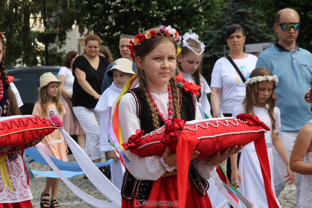 Boże Ciało 2024: Procesja w kościele pw. Nawiedzenia NMP w Ostrołęce [30.05.2024] - zdjęcie #82 - eOstroleka.pl