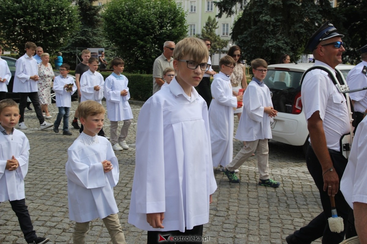 Boże Ciało 2024: Procesja w kościele pw. Nawiedzenia NMP w Ostrołęce [30.05.2024] - zdjęcie #69 - eOstroleka.pl