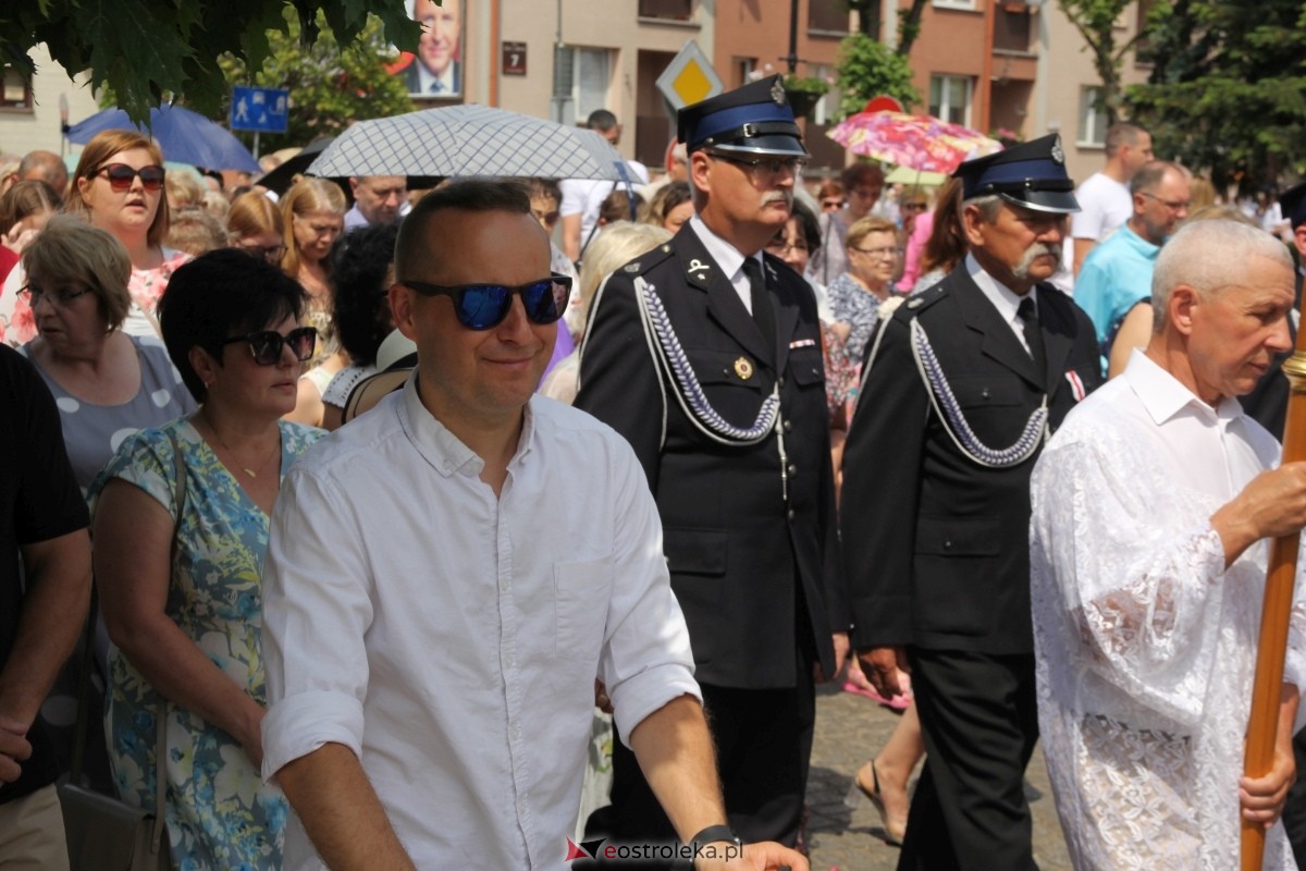 Boże Ciało 2024: Procesja w kościele pw. Nawiedzenia NMP w Ostrołęce [30.05.2024] - zdjęcie #34 - eOstroleka.pl