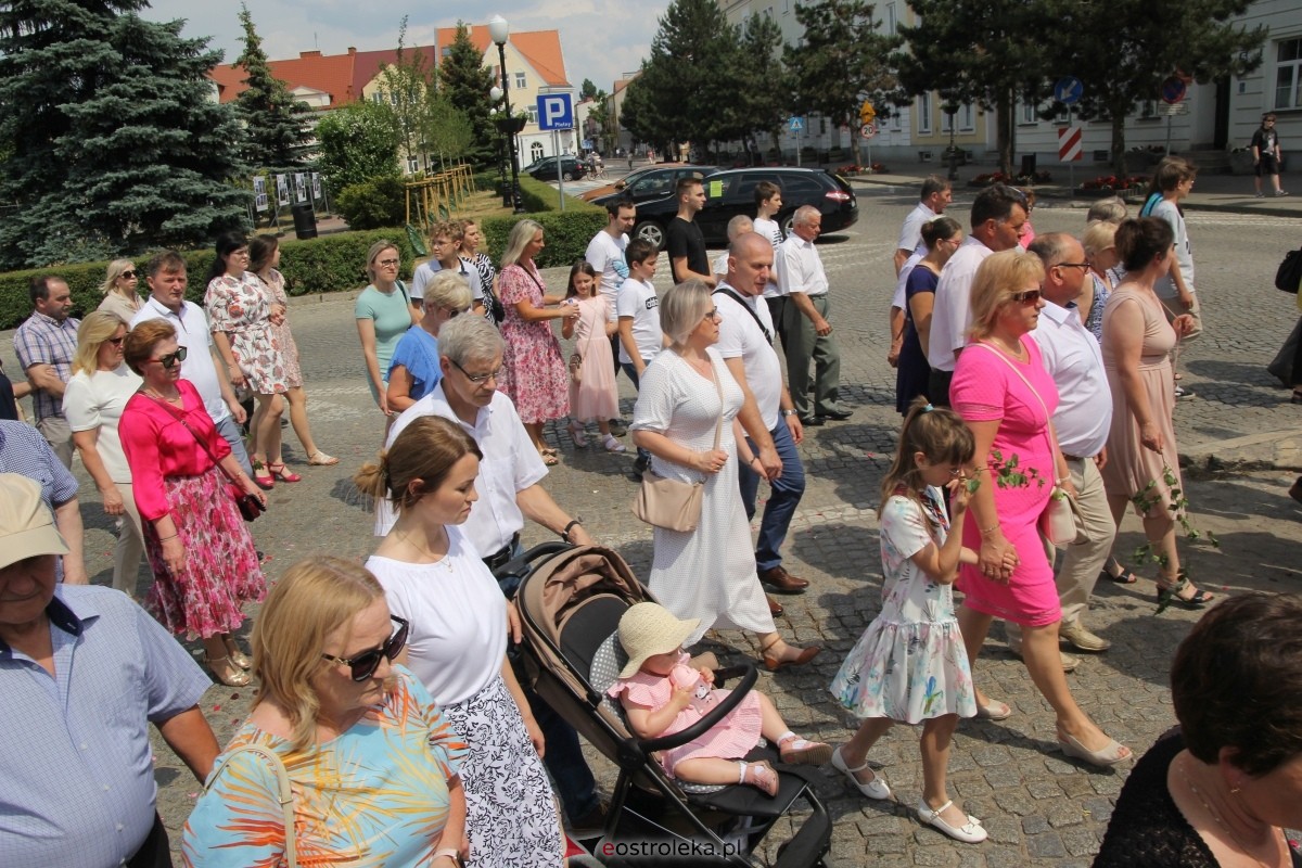 Boże Ciało 2024: Procesja w kościele pw. Nawiedzenia NMP w Ostrołęce [30.05.2024] - zdjęcie #1 - eOstroleka.pl