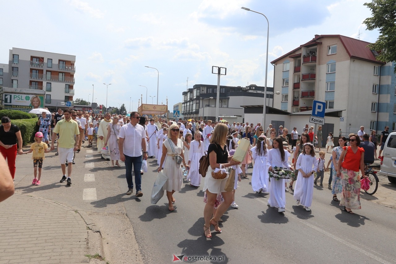 Boże Ciało 2024. Procesja parafii Zbawiciela Świata w Ostrołęce [30.05.2024] - zdjęcie #94 - eOstroleka.pl