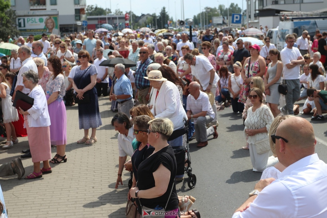 Boże Ciało 2024. Procesja parafii Zbawiciela Świata w Ostrołęce [30.05.2024] - zdjęcie #81 - eOstroleka.pl