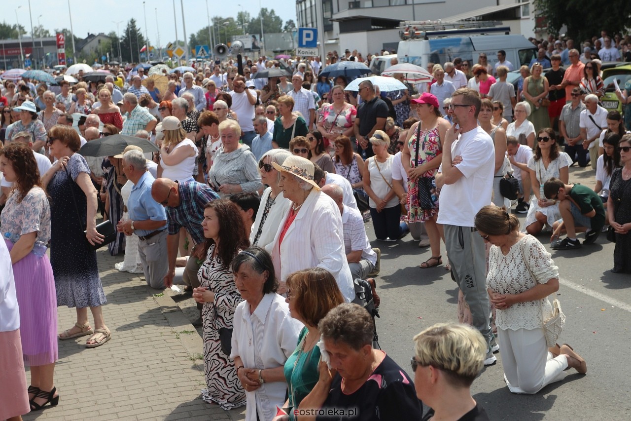 Boże Ciało 2024. Procesja parafii Zbawiciela Świata w Ostrołęce [30.05.2024] - zdjęcie #79 - eOstroleka.pl
