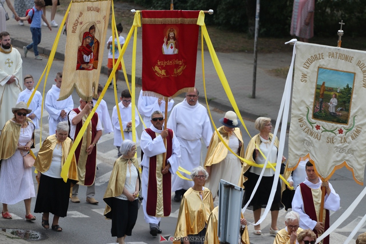 Boże Ciało 2024. Procesja parafii Zbawiciela Świata w Ostrołęce [30.05.2024] - zdjęcie #70 - eOstroleka.pl