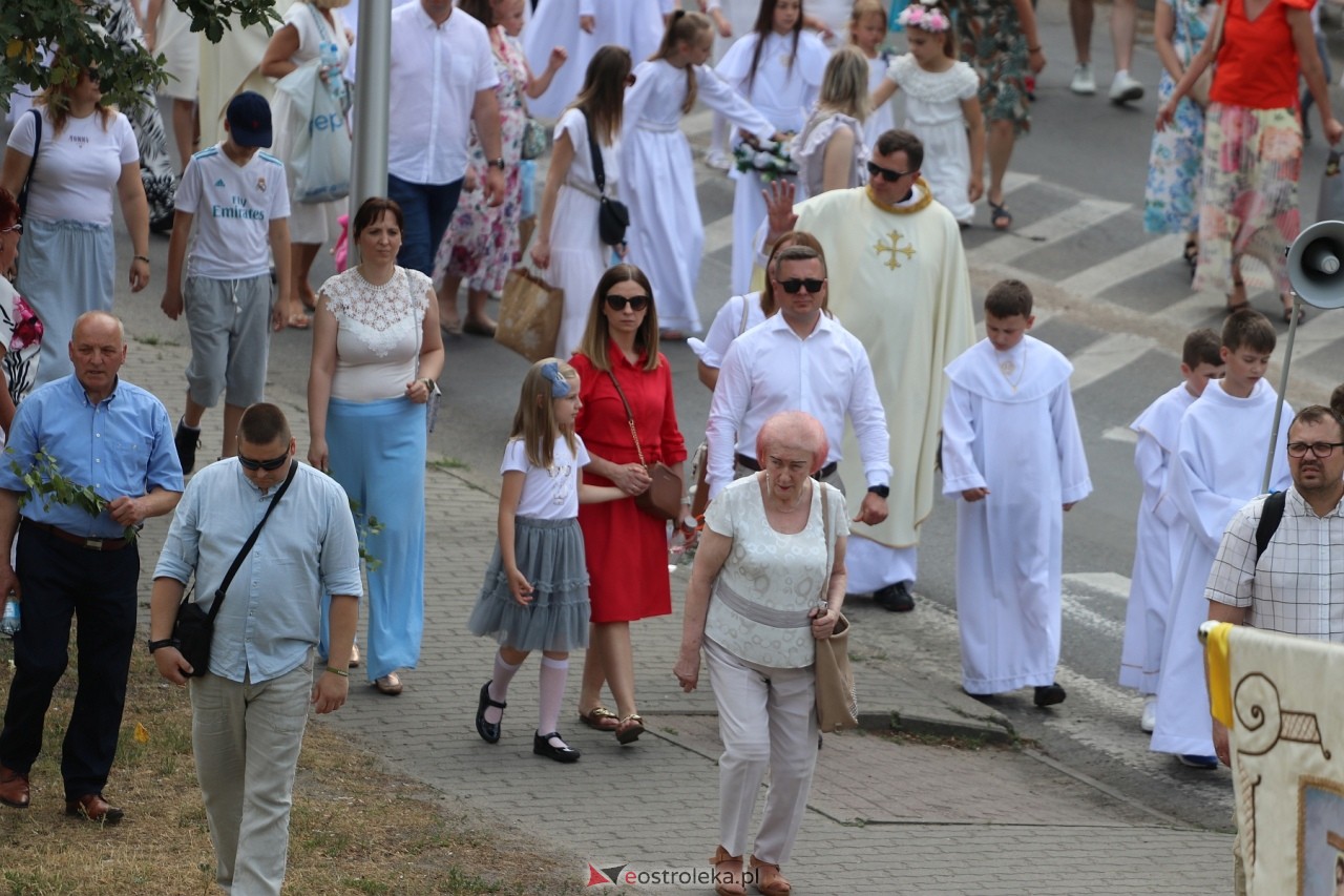Boże Ciało 2024. Procesja parafii Zbawiciela Świata w Ostrołęce [30.05.2024] - zdjęcie #68 - eOstroleka.pl