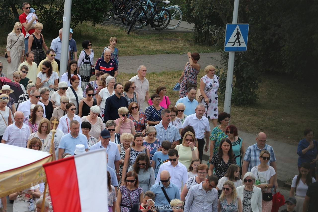 Boże Ciało 2024. Procesja parafii Zbawiciela Świata w Ostrołęce [30.05.2024] - zdjęcie #57 - eOstroleka.pl