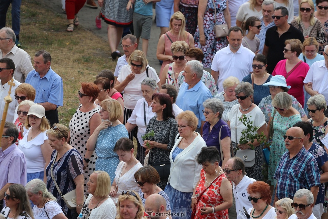 Boże Ciało 2024. Procesja parafii Zbawiciela Świata w Ostrołęce [30.05.2024] - zdjęcie #52 - eOstroleka.pl