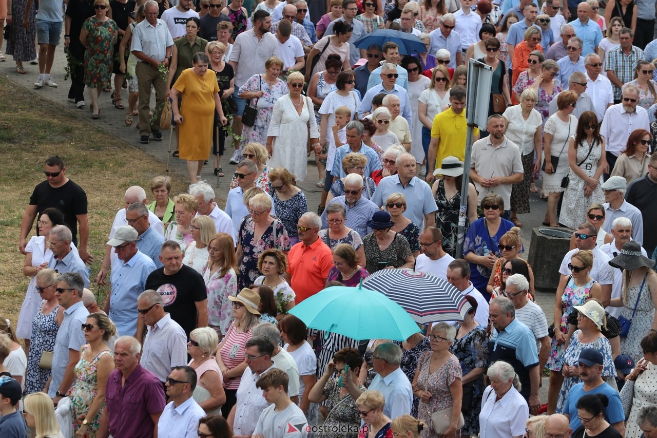 Boże Ciało 2024. Procesja parafii Zbawiciela Świata w Ostrołęce [30.05.2024] - zdjęcie #43 - eOstroleka.pl