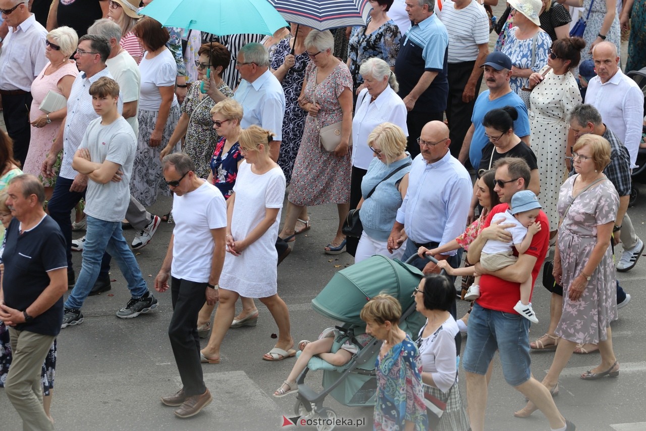 Boże Ciało 2024. Procesja parafii Zbawiciela Świata w Ostrołęce [30.05.2024] - zdjęcie #41 - eOstroleka.pl