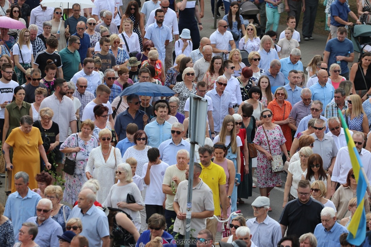 Boże Ciało 2024. Procesja parafii Zbawiciela Świata w Ostrołęce [30.05.2024] - zdjęcie #39 - eOstroleka.pl