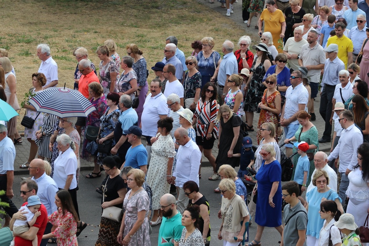 Boże Ciało 2024. Procesja parafii Zbawiciela Świata w Ostrołęce [30.05.2024] - zdjęcie #34 - eOstroleka.pl