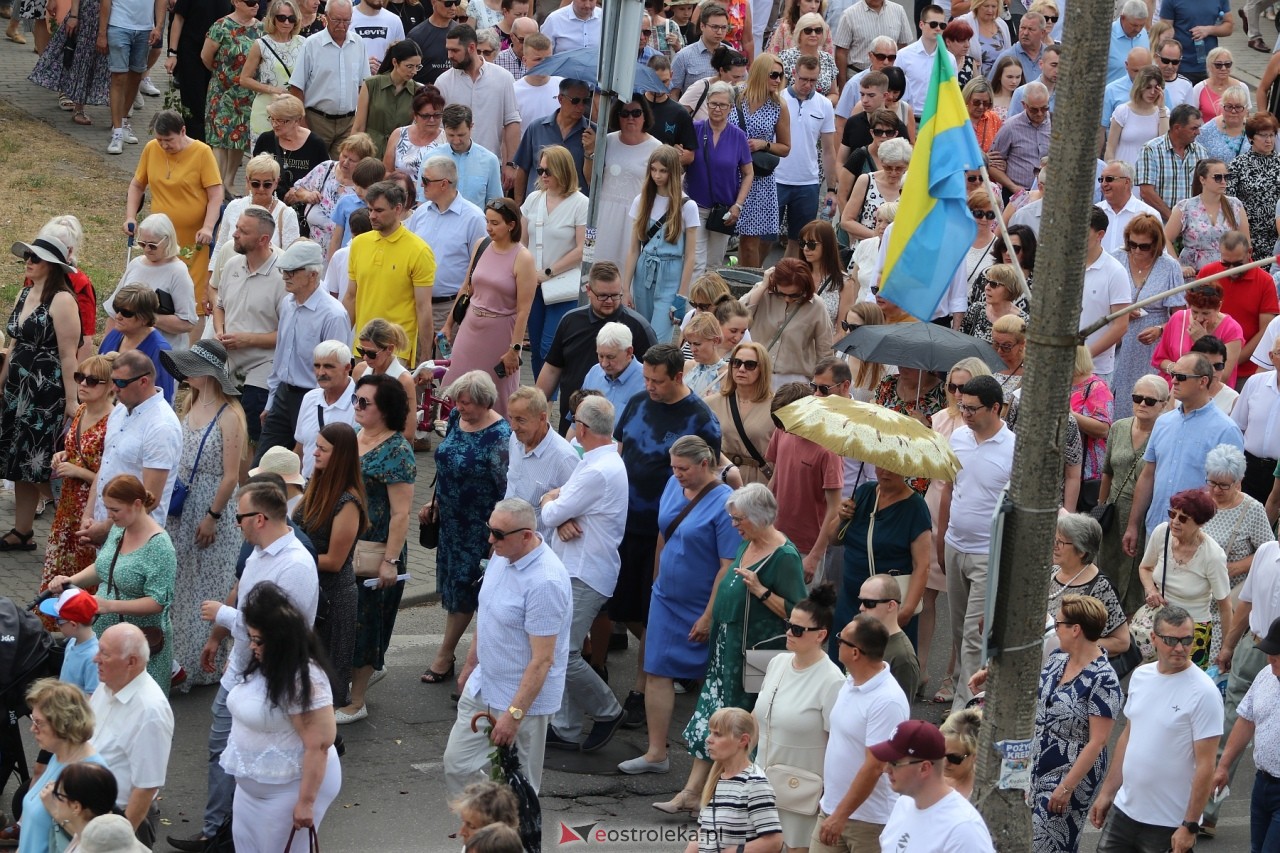 Boże Ciało 2024. Procesja parafii Zbawiciela Świata w Ostrołęce [30.05.2024] - zdjęcie #33 - eOstroleka.pl