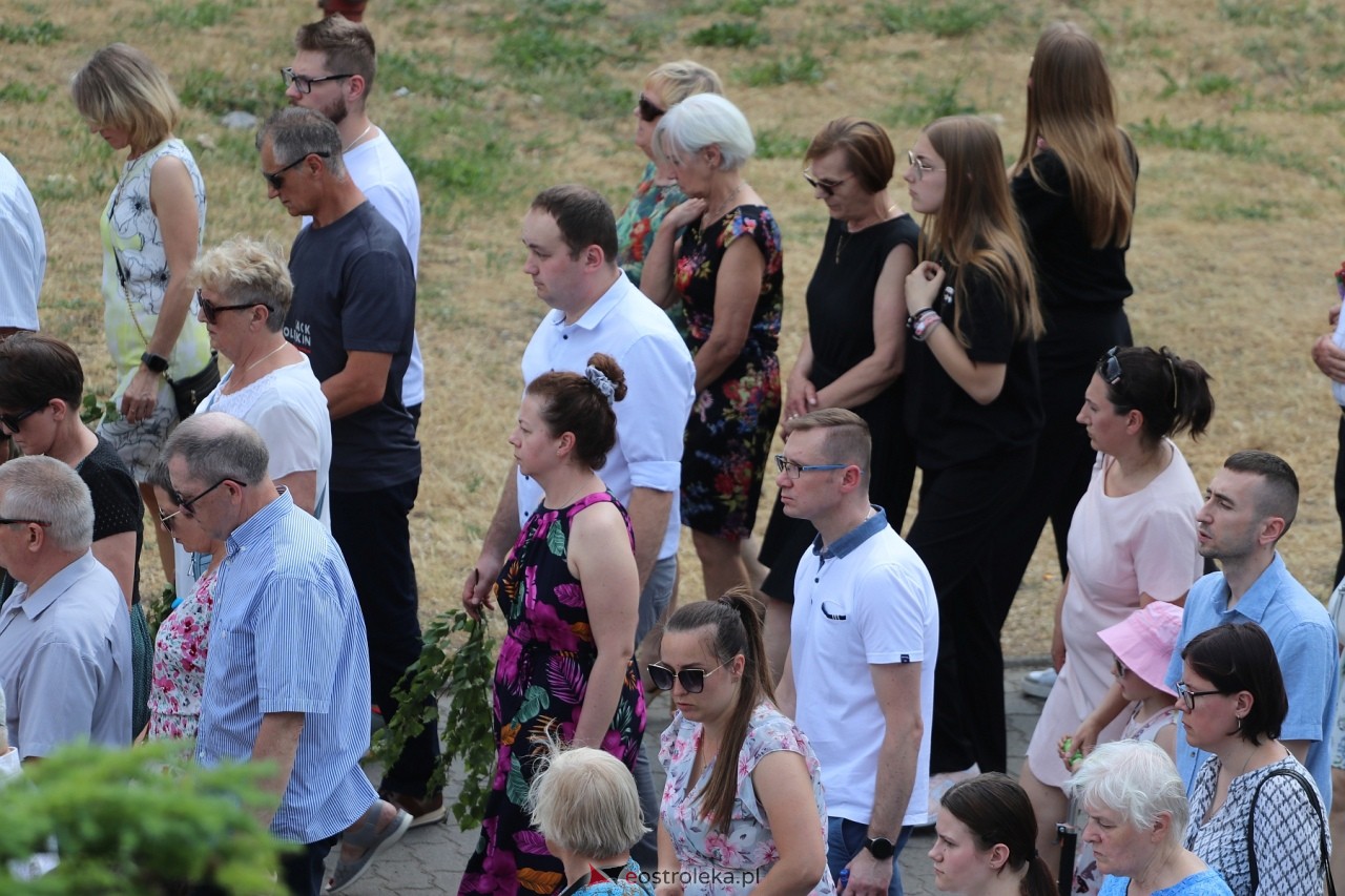 Boże Ciało 2024. Procesja parafii Zbawiciela Świata w Ostrołęce [30.05.2024] - zdjęcie #27 - eOstroleka.pl