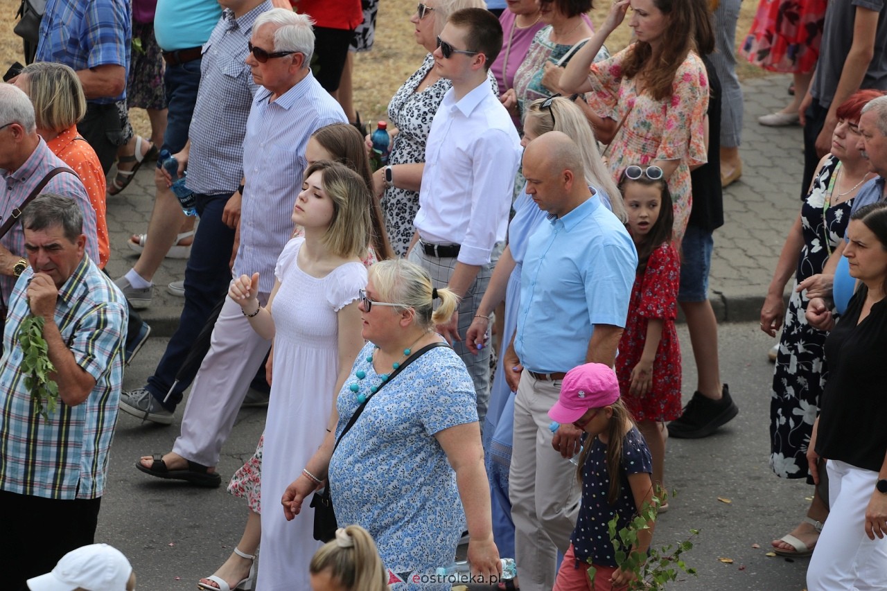 Boże Ciało 2024. Procesja parafii Zbawiciela Świata w Ostrołęce [30.05.2024] - zdjęcie #24 - eOstroleka.pl