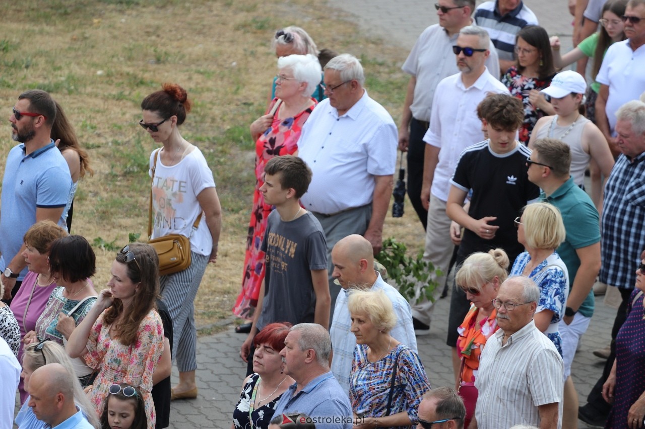 Boże Ciało 2024. Procesja parafii Zbawiciela Świata w Ostrołęce [30.05.2024] - zdjęcie #23 - eOstroleka.pl