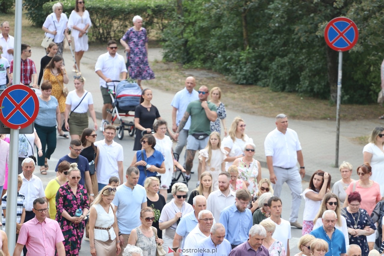 Boże Ciało 2024. Procesja parafii Zbawiciela Świata w Ostrołęce [30.05.2024] - zdjęcie #19 - eOstroleka.pl