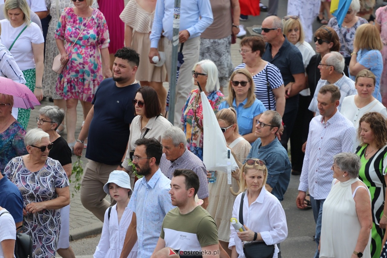 Boże Ciało 2024. Procesja parafii Zbawiciela Świata w Ostrołęce [30.05.2024] - zdjęcie #18 - eOstroleka.pl