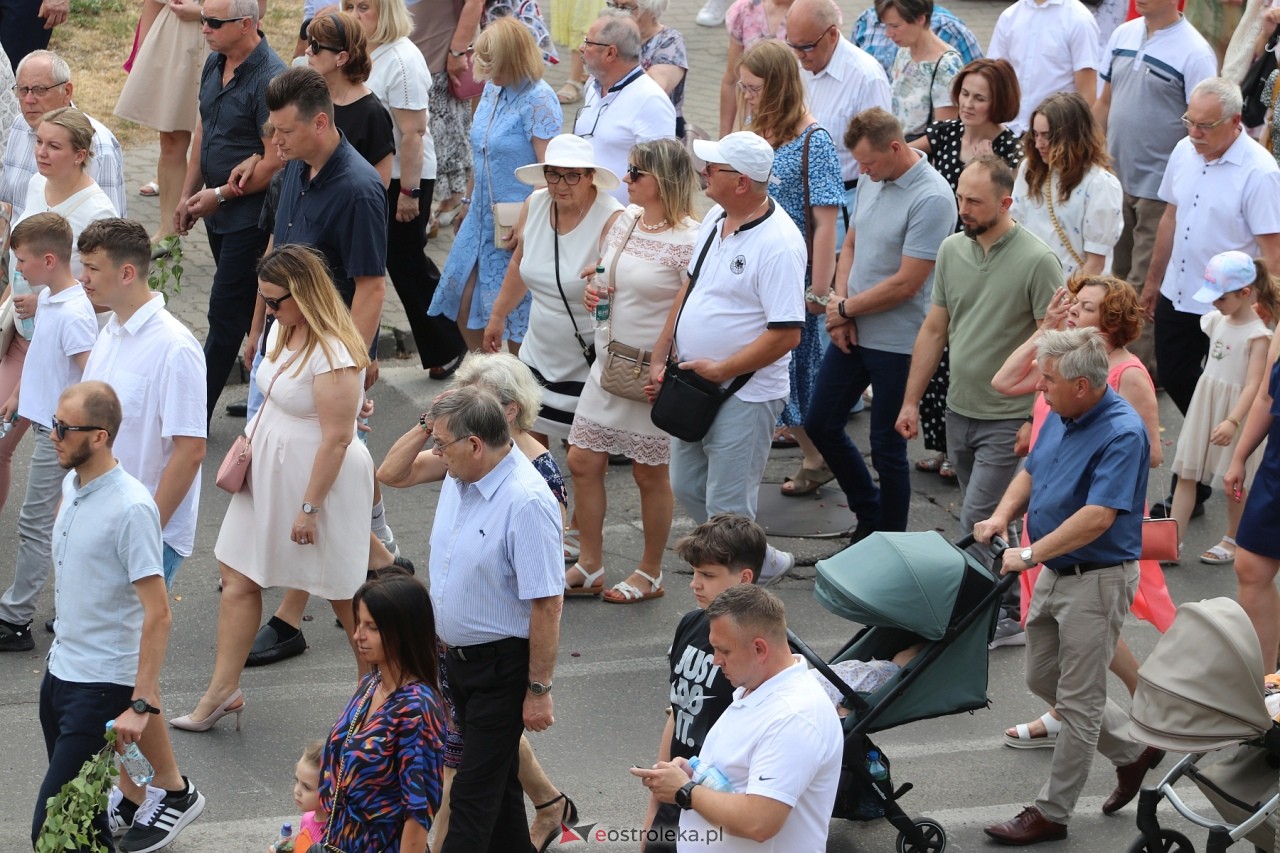 Boże Ciało 2024. Procesja parafii Zbawiciela Świata w Ostrołęce [30.05.2024] - zdjęcie #14 - eOstroleka.pl