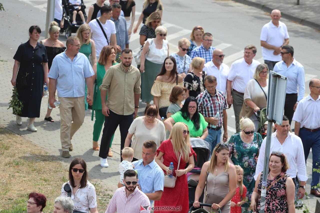 Boże Ciało 2024. Procesja parafii Zbawiciela Świata w Ostrołęce [30.05.2024] - zdjęcie #6 - eOstroleka.pl