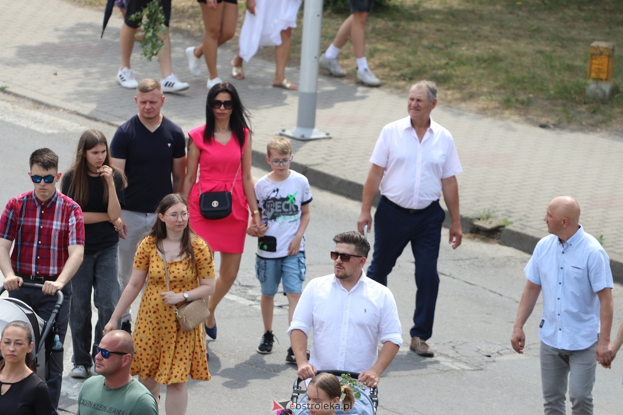 Boże Ciało 2024. Procesja parafii Zbawiciela Świata w Ostrołęce [30.05.2024] - zdjęcie #3 - eOstroleka.pl
