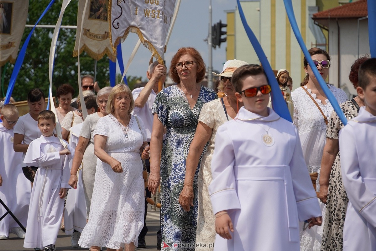 Boże Ciało 2024. Parafia pw. św. Franciszka z Asyżu w Ostrołęce - zdjęcie #101 - eOstroleka.pl