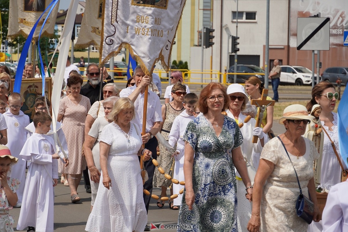 Boże Ciało 2024. Parafia pw. św. Franciszka z Asyżu w Ostrołęce - zdjęcie #100 - eOstroleka.pl