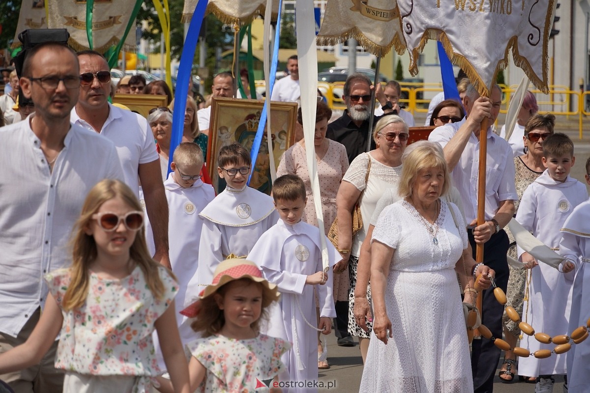 Boże Ciało 2024. Parafia pw. św. Franciszka z Asyżu w Ostrołęce - zdjęcie #99 - eOstroleka.pl