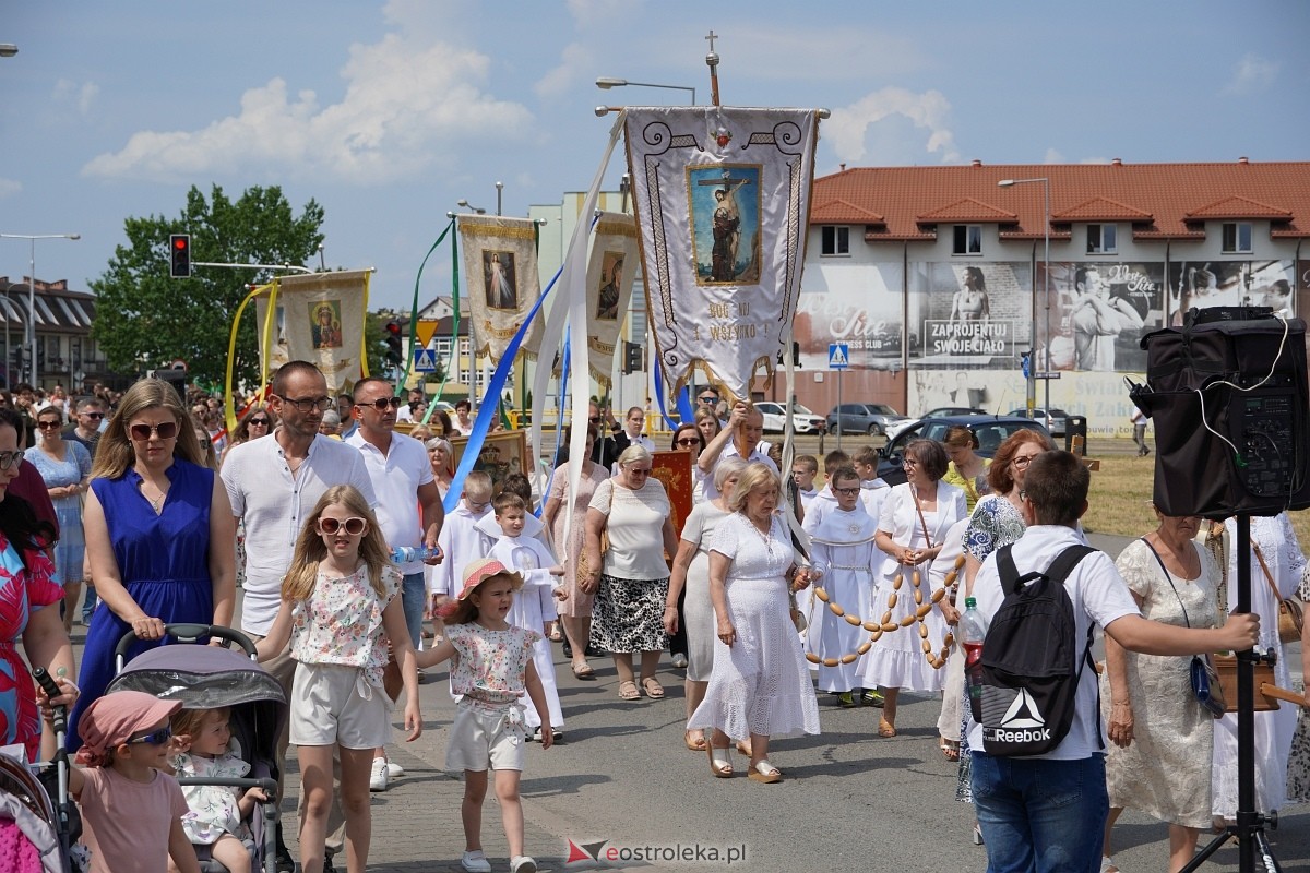 Boże Ciało 2024. Parafia pw. św. Franciszka z Asyżu w Ostrołęce - zdjęcie #97 - eOstroleka.pl