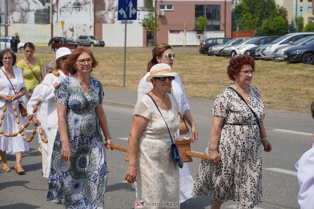 Boże Ciało 2024. Parafia pw. św. Franciszka z Asyżu w Ostrołęce - zdjęcie #96 - eOstroleka.pl
