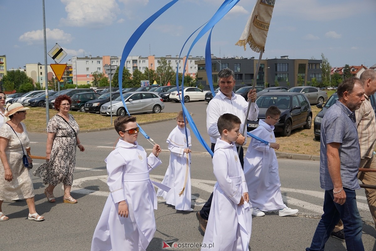 Boże Ciało 2024. Parafia pw. św. Franciszka z Asyżu w Ostrołęce - zdjęcie #95 - eOstroleka.pl