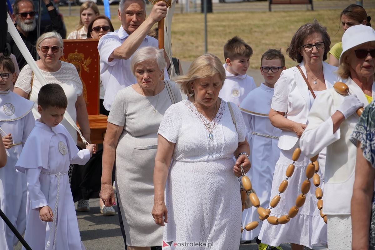 Boże Ciało 2024. Parafia pw. św. Franciszka z Asyżu w Ostrołęce - zdjęcie #94 - eOstroleka.pl