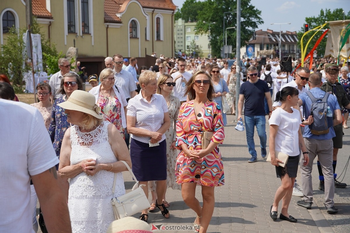 Boże Ciało 2024. Parafia pw. św. Franciszka z Asyżu w Ostrołęce - zdjęcie #92 - eOstroleka.pl