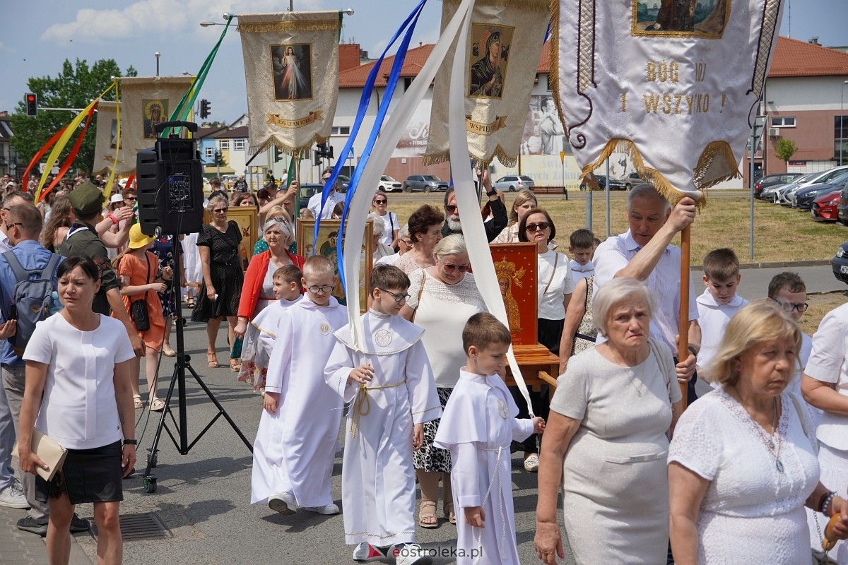 Boże Ciało 2024. Parafia pw. św. Franciszka z Asyżu w Ostrołęce - zdjęcie #91 - eOstroleka.pl