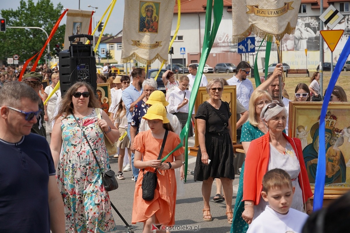 Boże Ciało 2024. Parafia pw. św. Franciszka z Asyżu w Ostrołęce - zdjęcie #88 - eOstroleka.pl