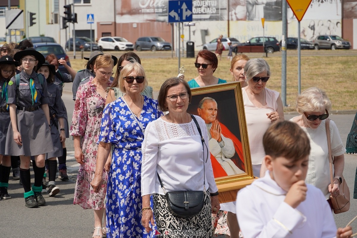 Boże Ciało 2024. Parafia pw. św. Franciszka z Asyżu w Ostrołęce - zdjęcie #78 - eOstroleka.pl