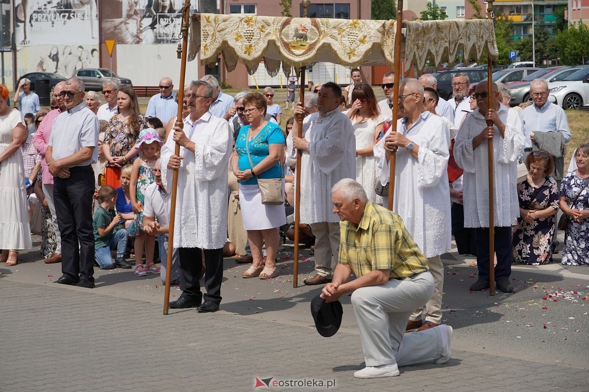Boże Ciało 2024. Parafia pw. św. Franciszka z Asyżu w Ostrołęce - zdjęcie #74 - eOstroleka.pl