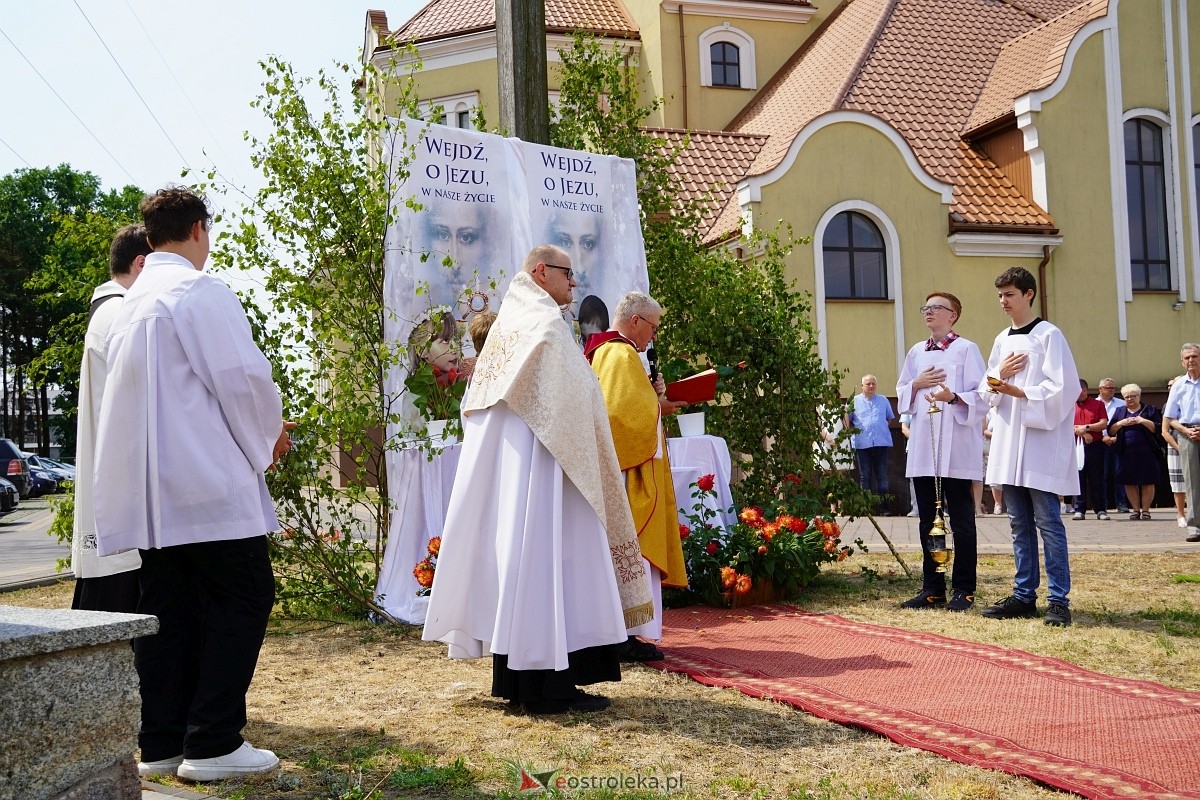 Boże Ciało 2024. Parafia pw. św. Franciszka z Asyżu w Ostrołęce - zdjęcie #64 - eOstroleka.pl
