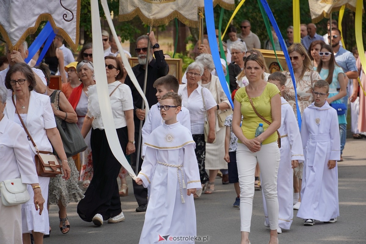 Boże Ciało 2024. Parafia pw. św. Franciszka z Asyżu w Ostrołęce - zdjęcie #57 - eOstroleka.pl