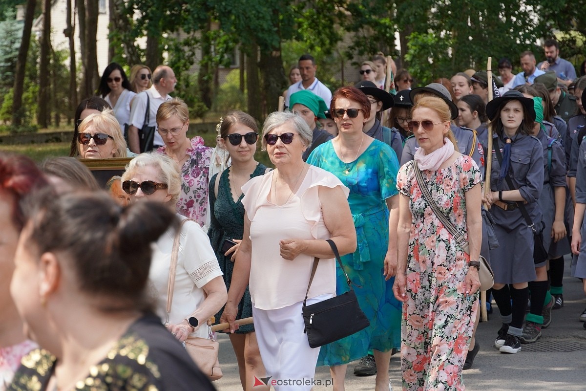 Boże Ciało 2024. Parafia pw. św. Franciszka z Asyżu w Ostrołęce - zdjęcie #47 - eOstroleka.pl