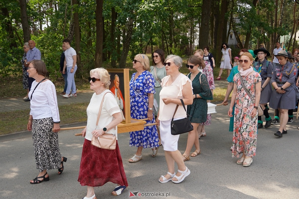 Boże Ciało 2024. Parafia pw. św. Franciszka z Asyżu w Ostrołęce - zdjęcie #44 - eOstroleka.pl