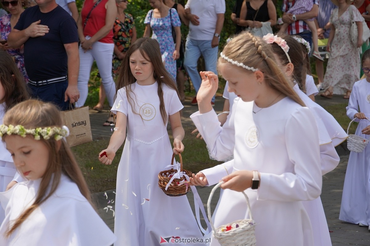 Boże Ciało 2024. Parafia pw. św. Franciszka z Asyżu w Ostrołęce - zdjęcie #36 - eOstroleka.pl