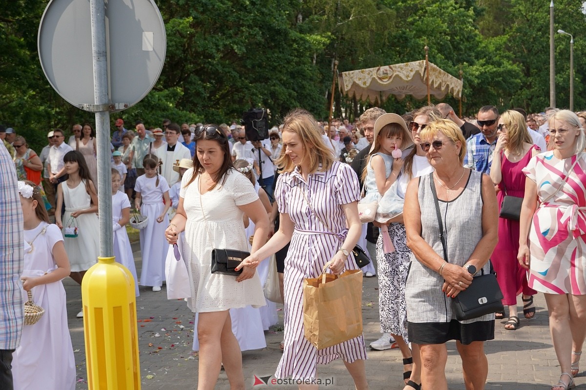 Boże Ciało 2024. Parafia pw. św. Franciszka z Asyżu w Ostrołęce - zdjęcie #35 - eOstroleka.pl