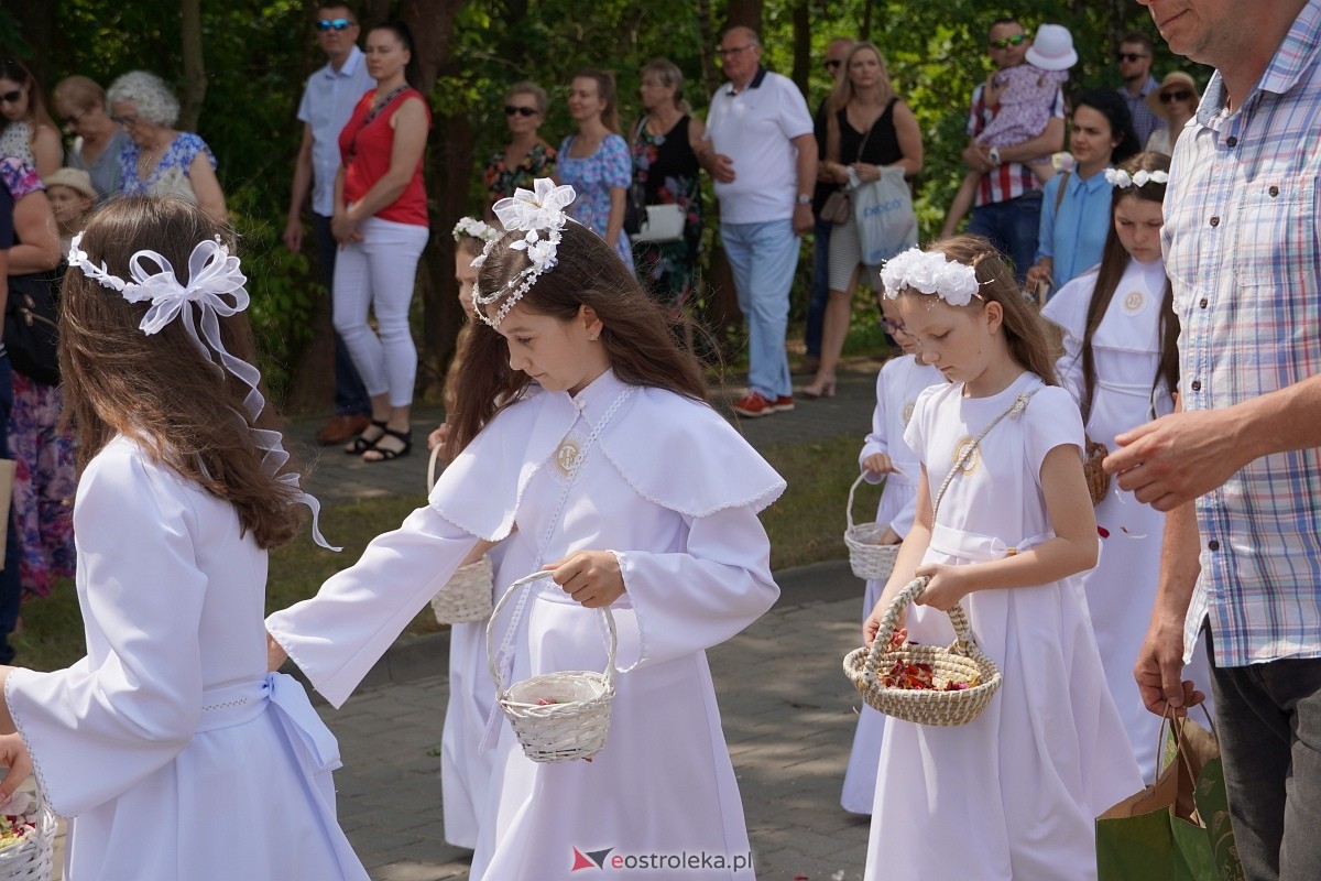 Boże Ciało 2024. Parafia pw. św. Franciszka z Asyżu w Ostrołęce - zdjęcie #34 - eOstroleka.pl