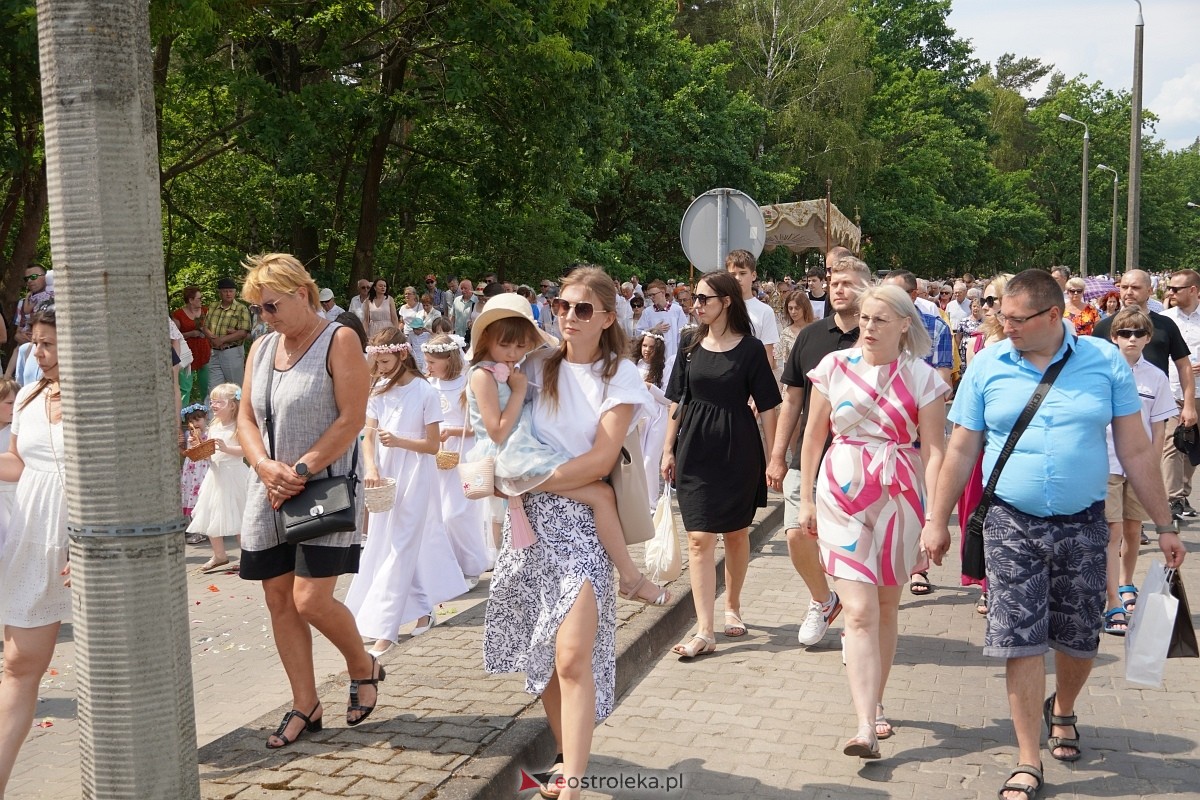 Boże Ciało 2024. Parafia pw. św. Franciszka z Asyżu w Ostrołęce - zdjęcie #33 - eOstroleka.pl