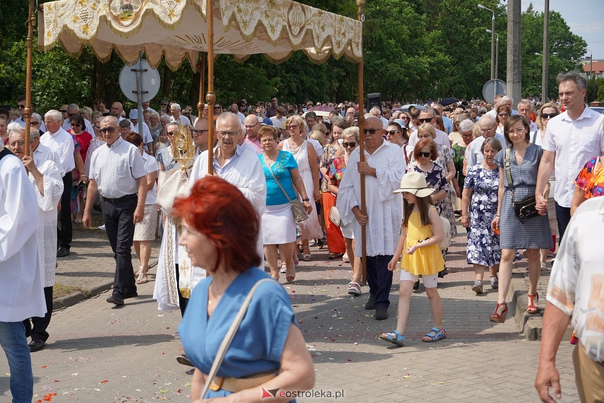 Boże Ciało 2024. Parafia pw. św. Franciszka z Asyżu w Ostrołęce - zdjęcie #26 - eOstroleka.pl